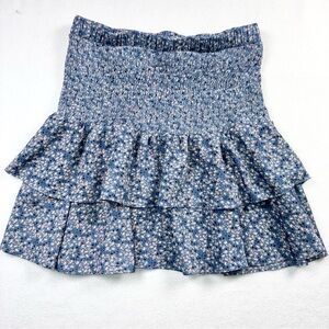 The Impeccable Pig Tiered Mini Skirt Ruffle Small Blue Floral Prep Casual